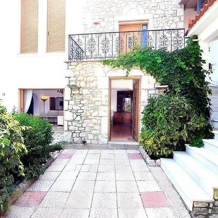 Stone Tower Retreat, Oasis Of Peace * Aristomenis
