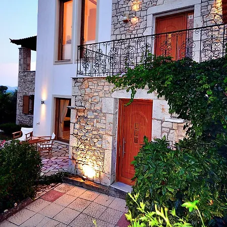 Διαμέρισμα Stone Tower Retreat, Oasis Of Peace