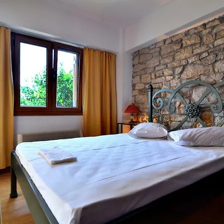 Stone Tower Retreat, Oasis Of Peace Διαμέρισμα