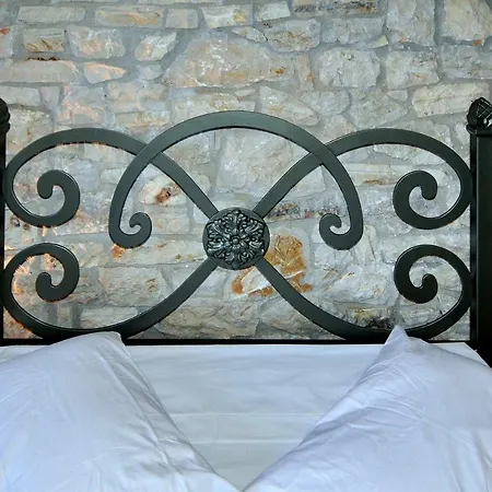 Διαμέρισμα Stone Tower Retreat, Oasis Of Peace Aristomenis